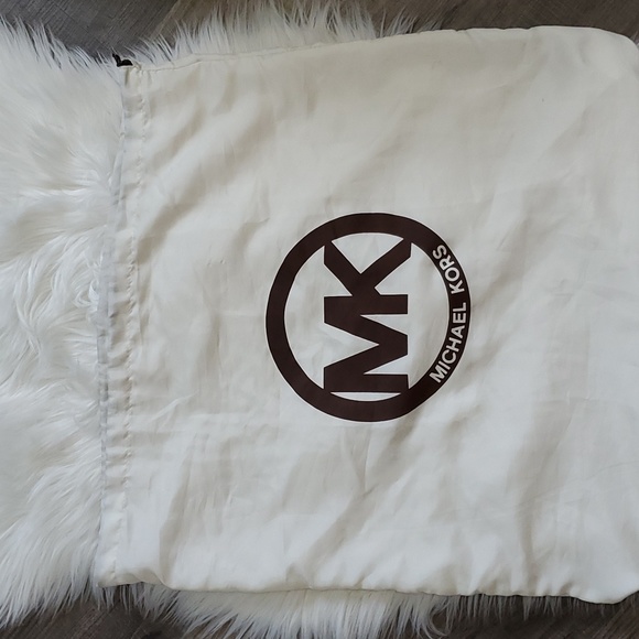 Michael purse, wallet and dust bag - Picture 14 of 14